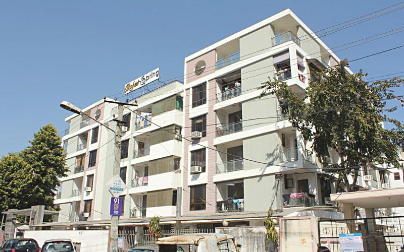 Akshat Spring Flats